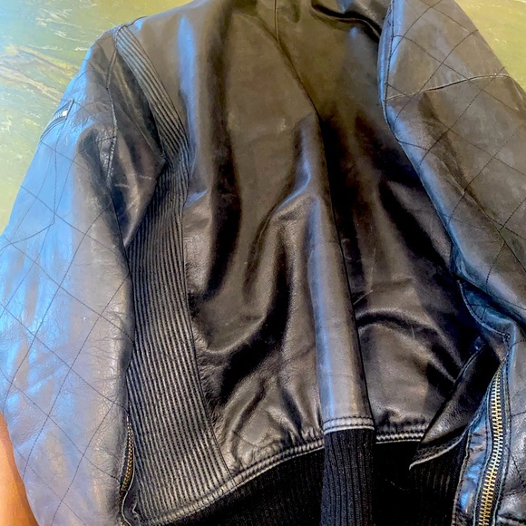 Black leather jacket by Jordan. - Picture 4 of 7